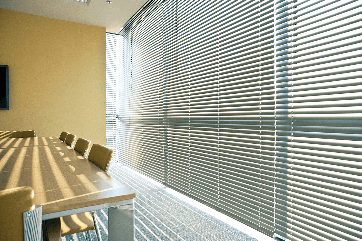 Изображение горизонтальной ролевой шторы